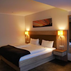Comfort Zimmer mit Kingsize-Bett